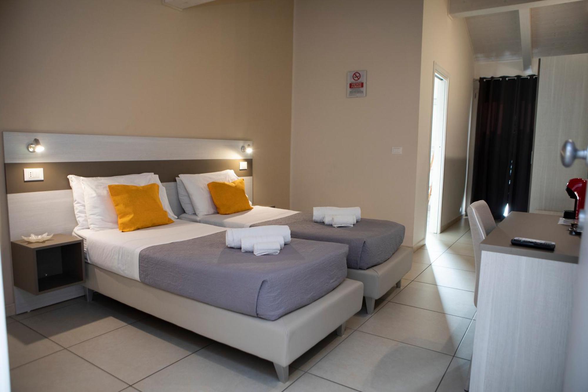 La Perla Amantea - Rooms & Apartaments Eksteriør billede