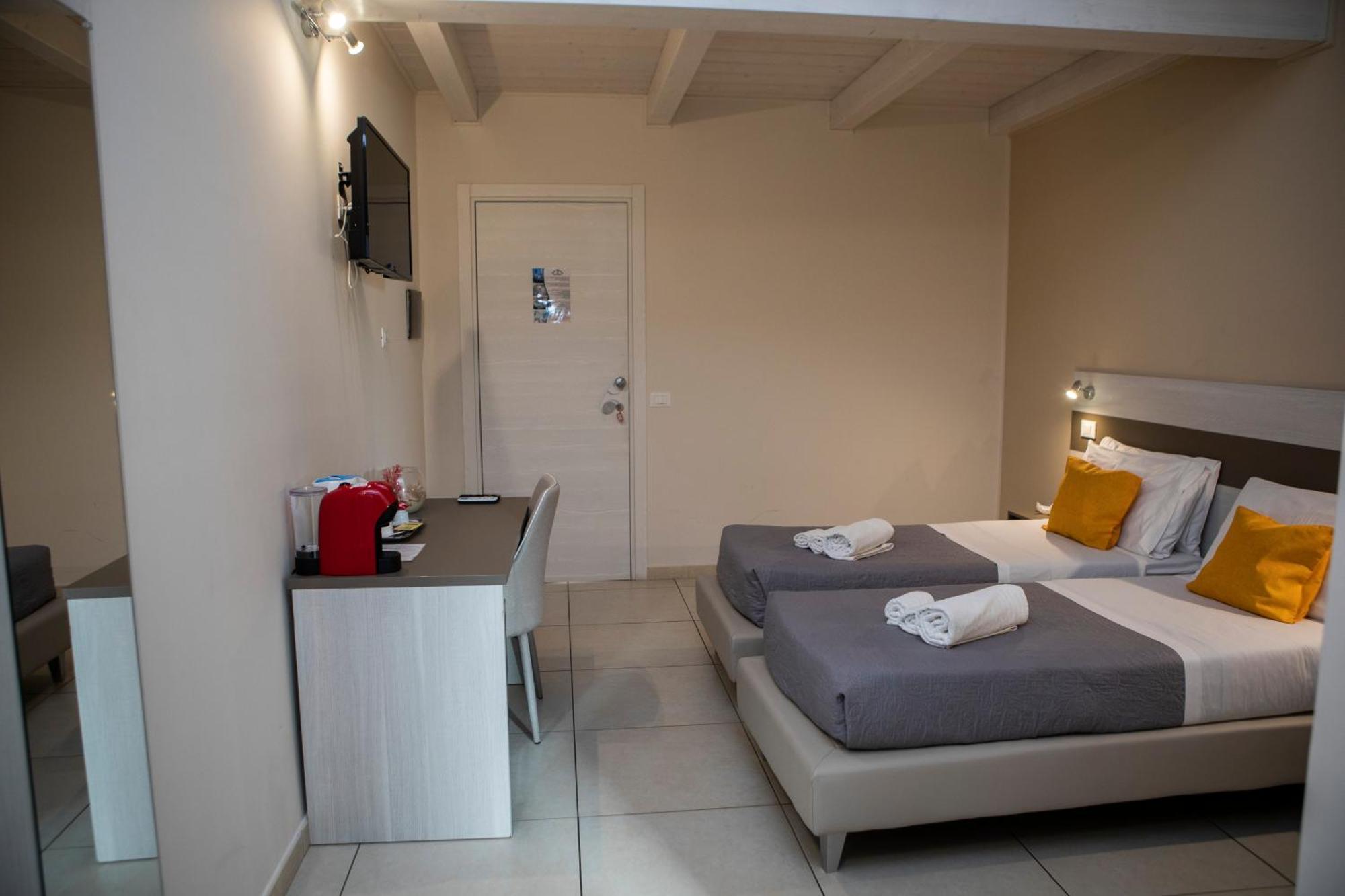 La Perla Amantea - Rooms & Apartaments Eksteriør billede