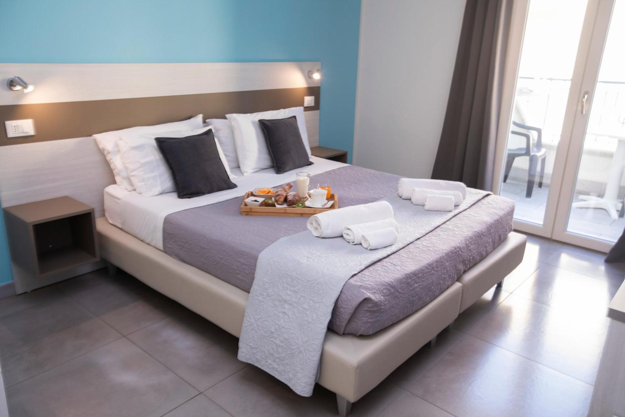 La Perla Amantea - Rooms & Apartaments Eksteriør billede