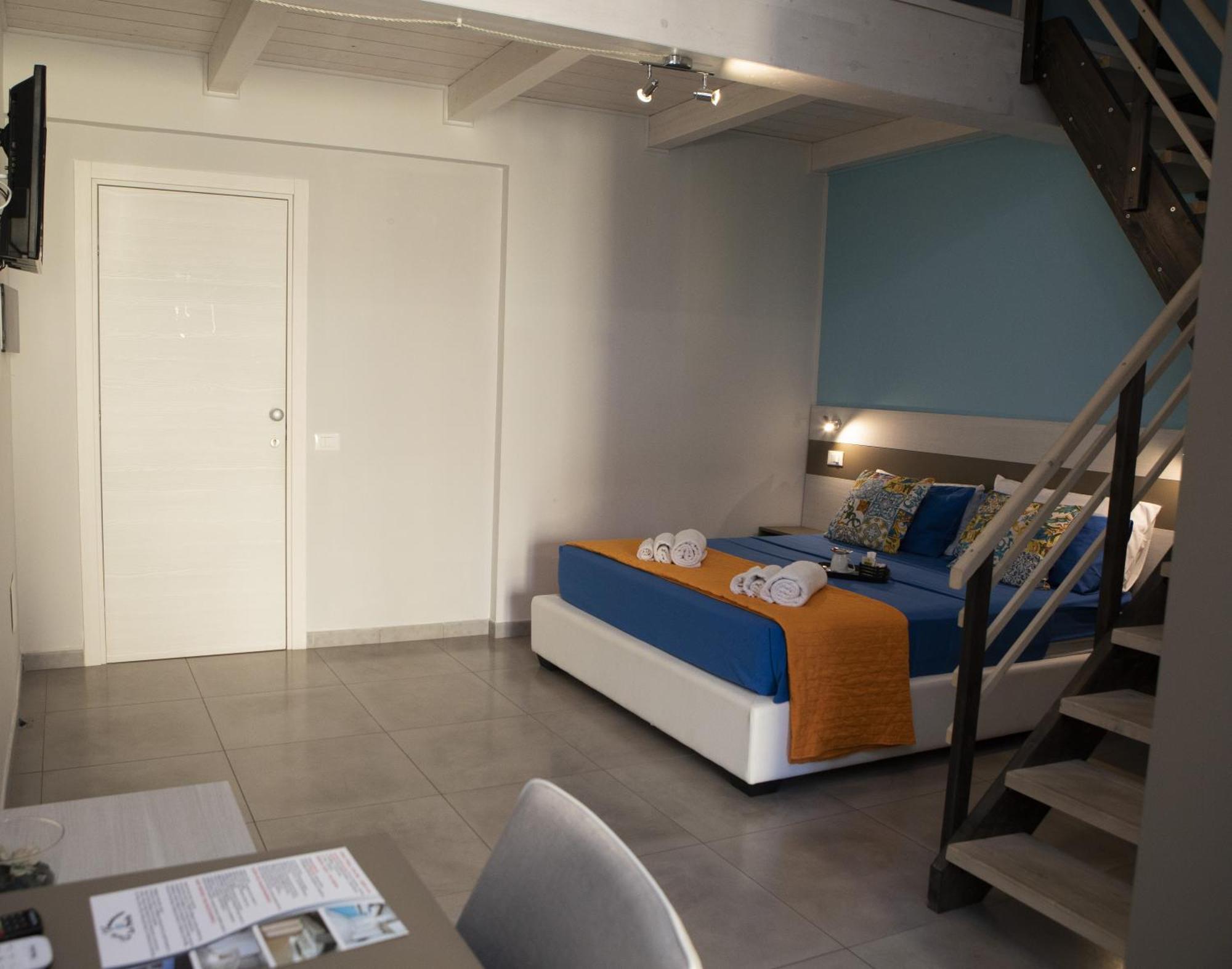 La Perla Amantea - Rooms & Apartaments Eksteriør billede