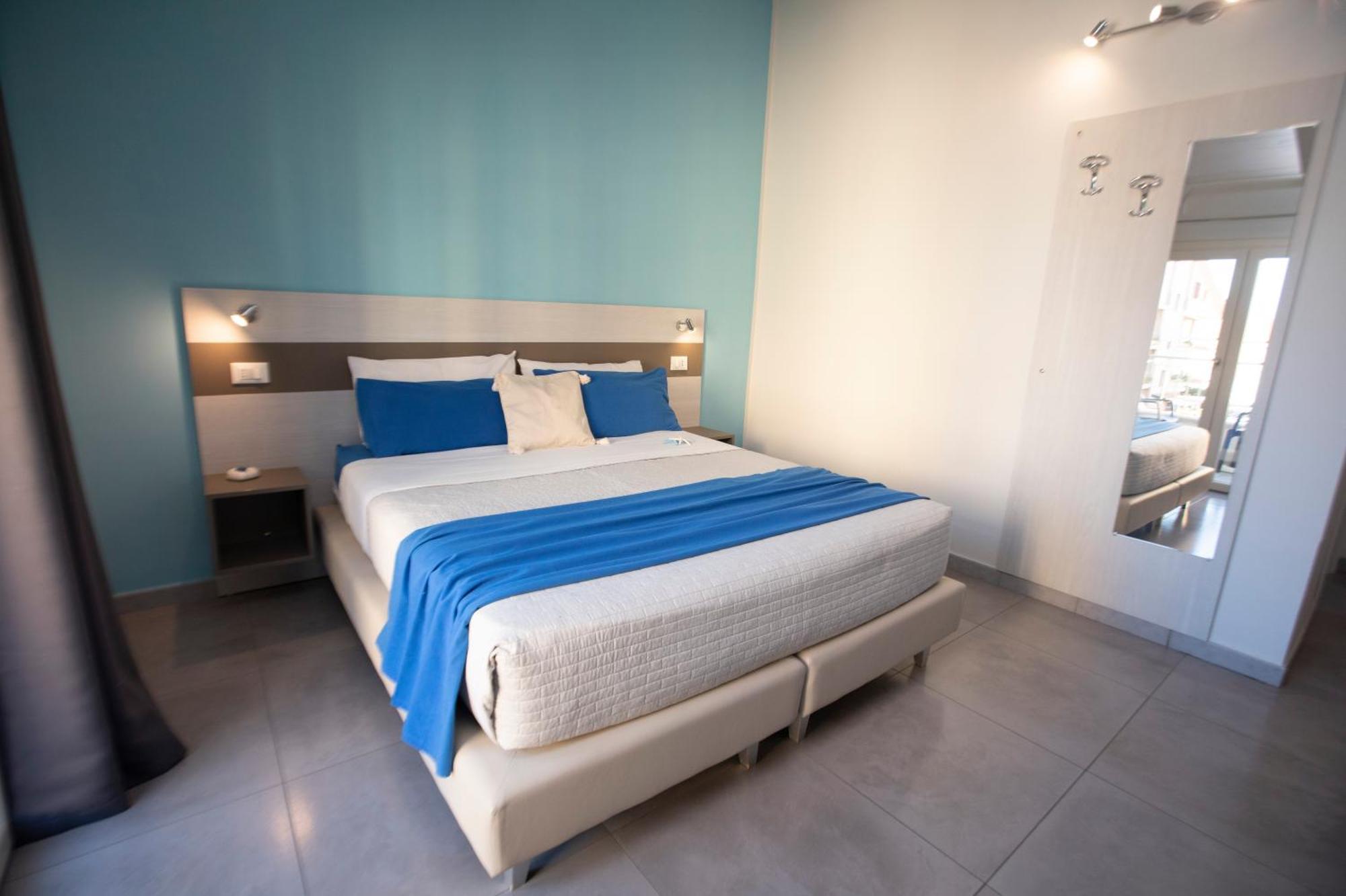 La Perla Amantea - Rooms & Apartaments Eksteriør billede